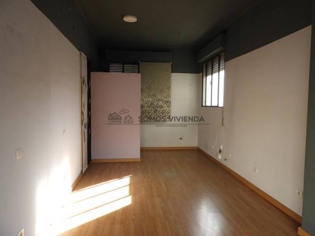 Local comercial en Alquiler en A Carballeira