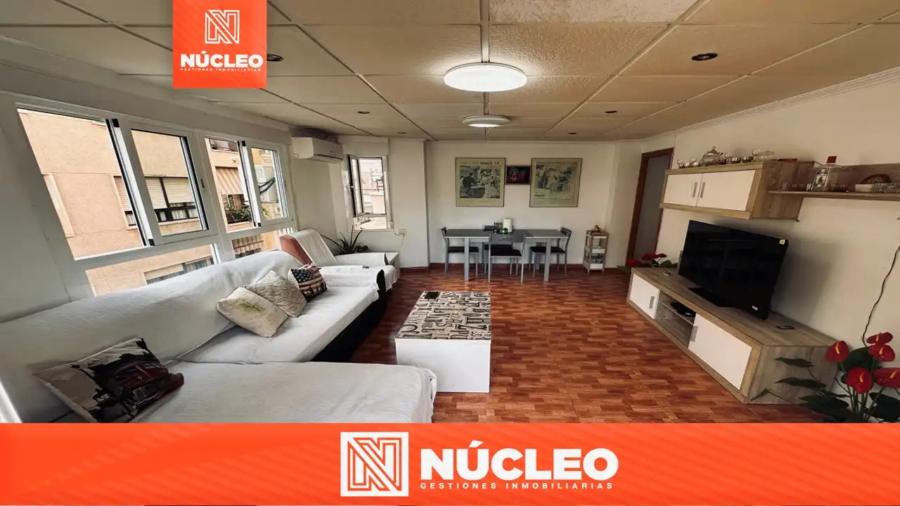 Piso con terraza en venta en Carrer d'Elx 41