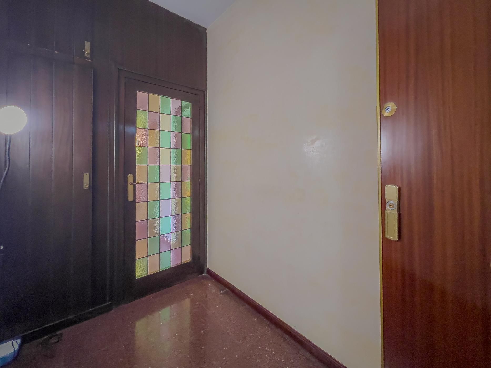 Piso en venta en  Barcelona Capital con Calefacción, Terraza y Trastero