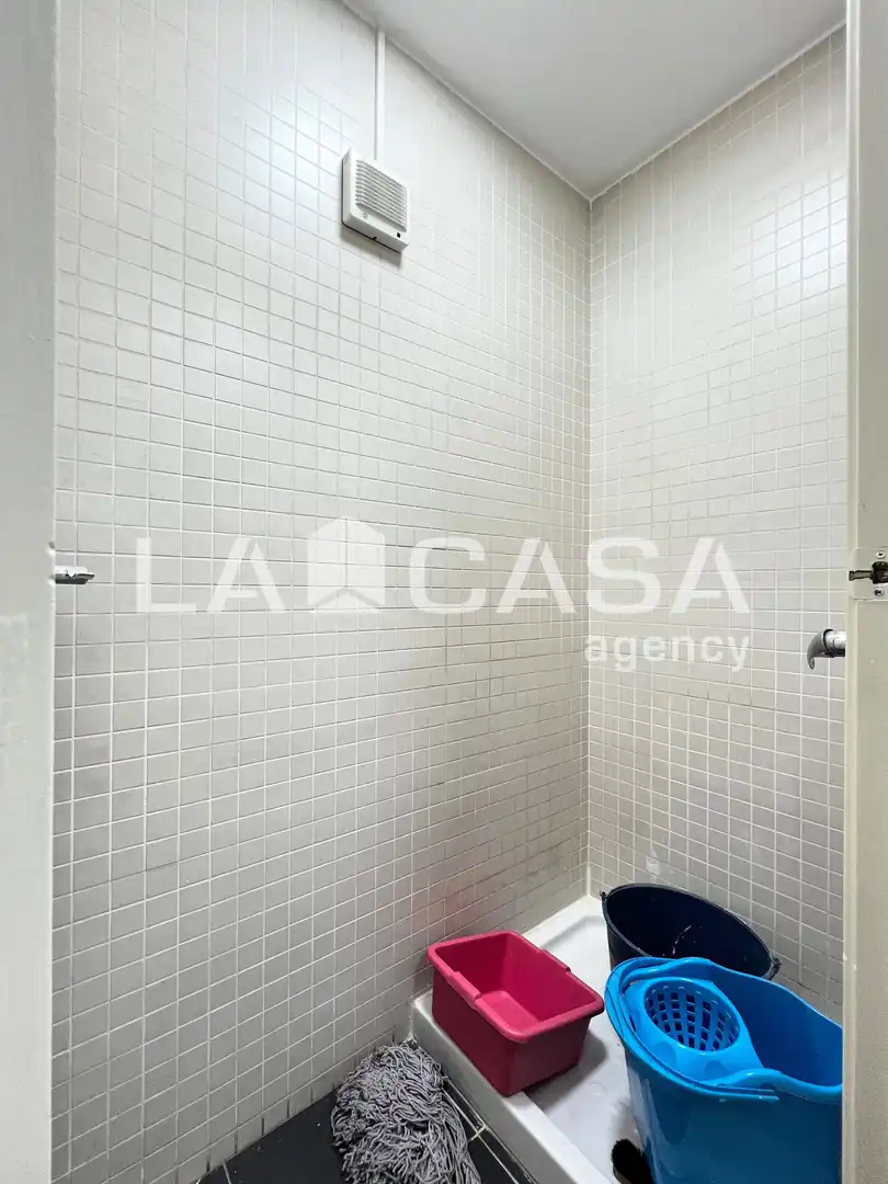 Business premises for sale in Carrer de Pi i Gibert, imagen 16