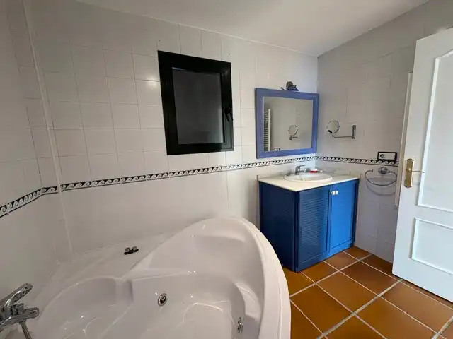 Baño de Casa adosada en venta en Algeciras con Aire acondicionado, Jardín privado y Terraza