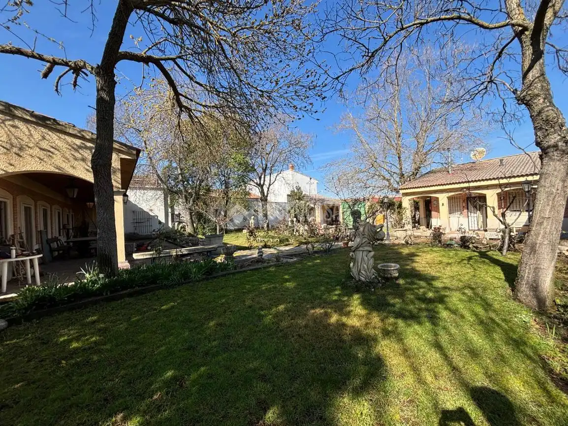 Jardín de Casa o chalet en venta en Nava del Rey