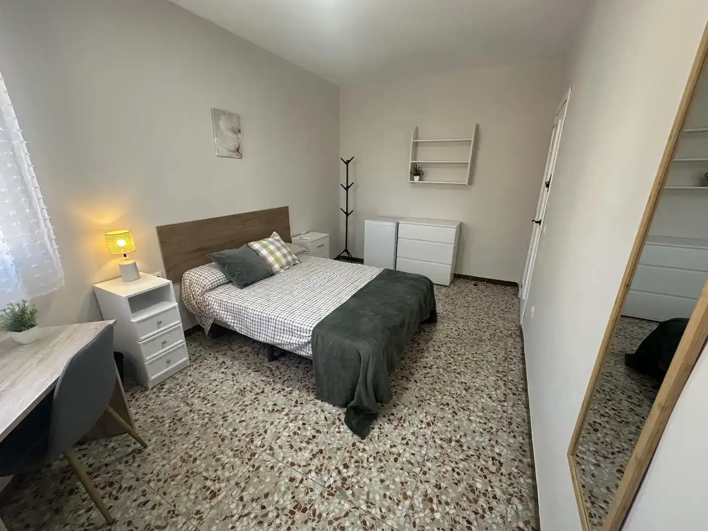 Bedroom of Flat for share in Alcázar de San Juan  with Air Conditioner, Furnished and Balcony