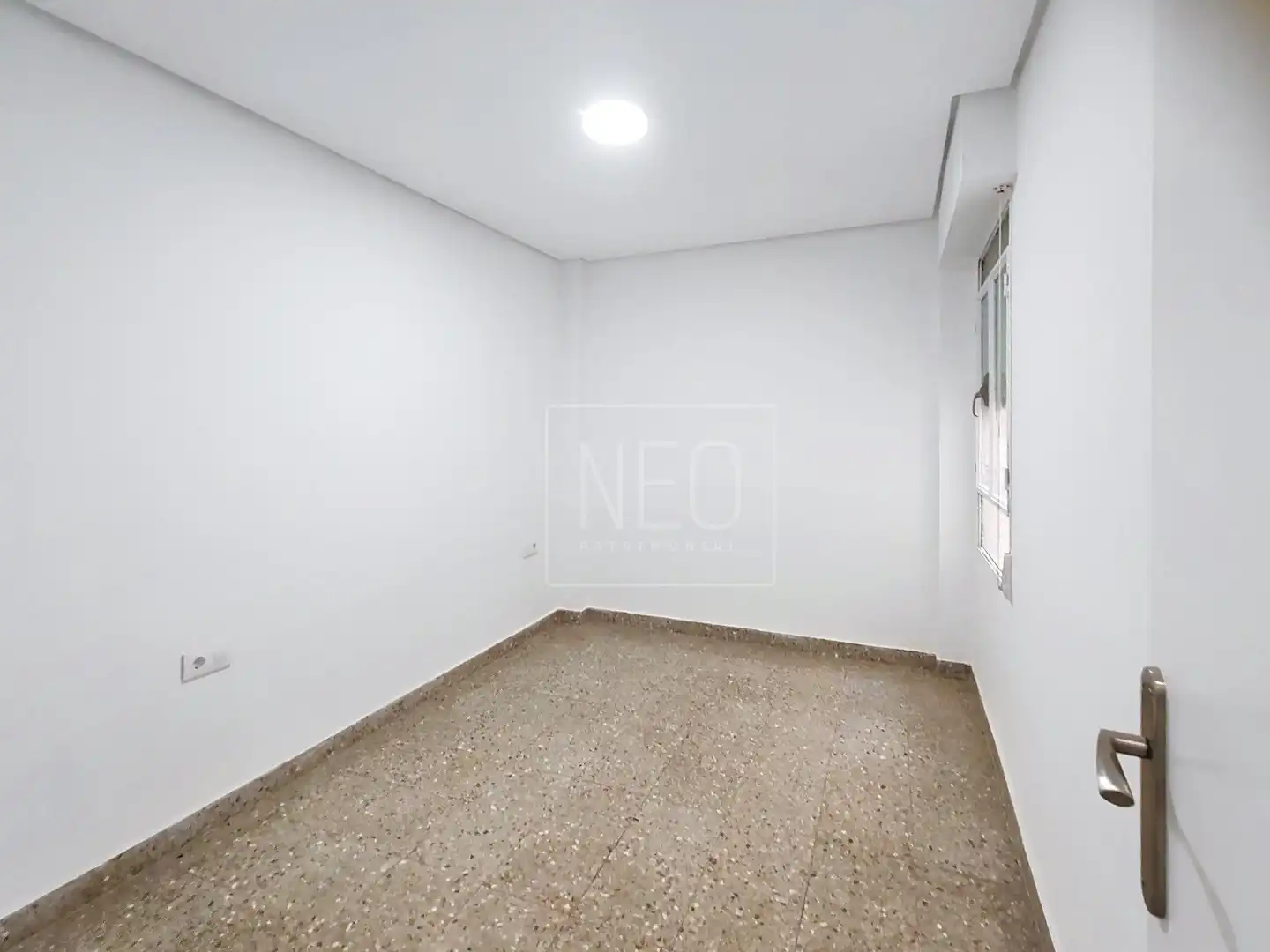 Parking de Piso en venta en Tavernes de la Valldigna con Terraza, Trastero y Balcón