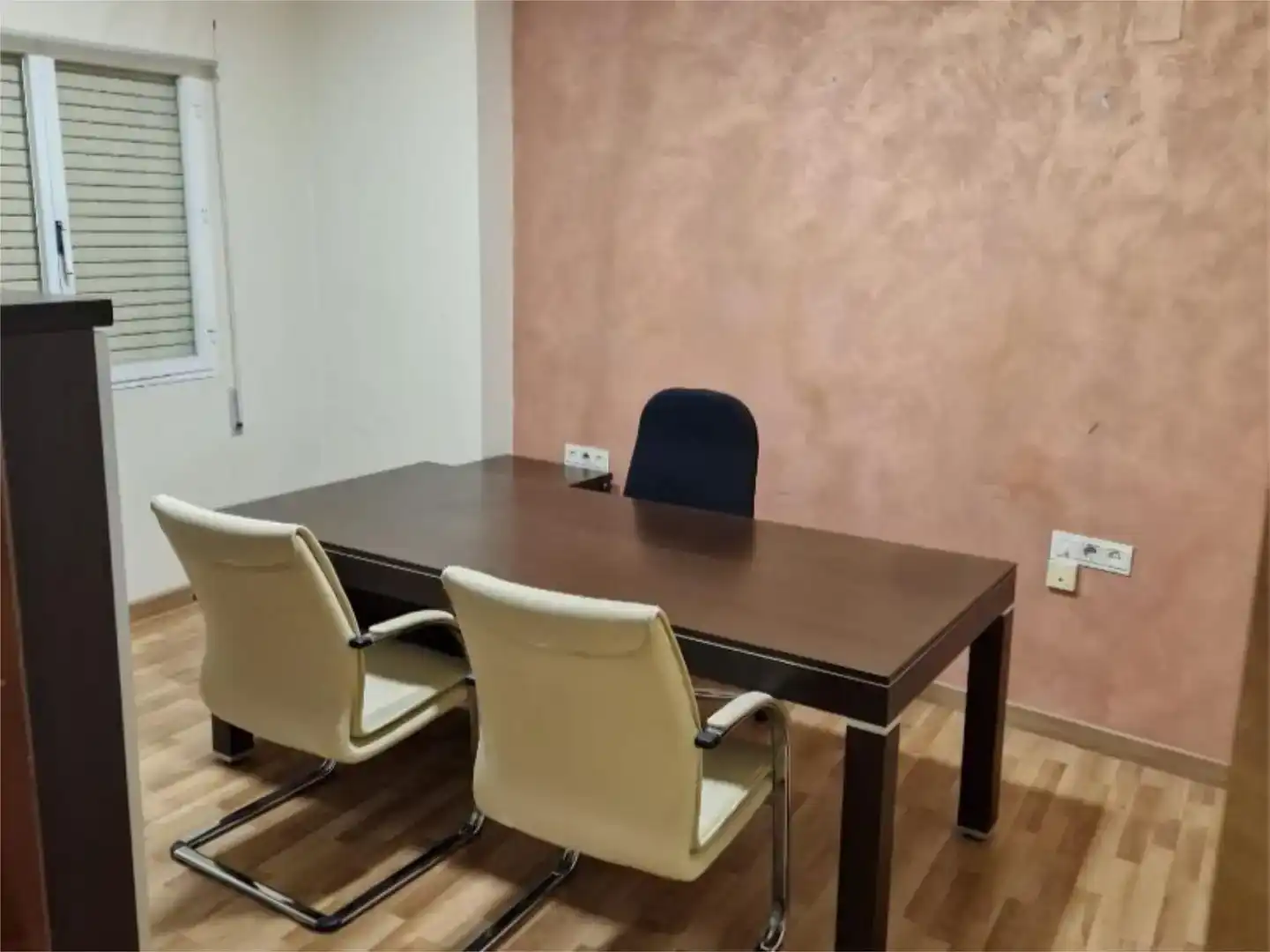 Oficina de alquiler en Lucena