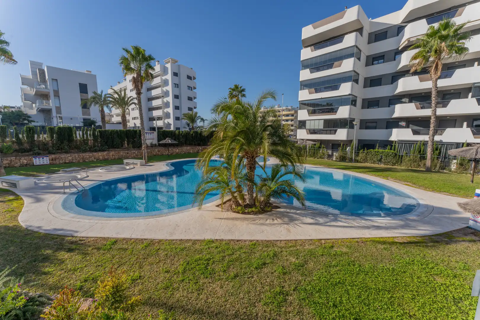 Piscina de Apartamento en venta en Elche / Elx con Calefacción, Terraza y Piscina
