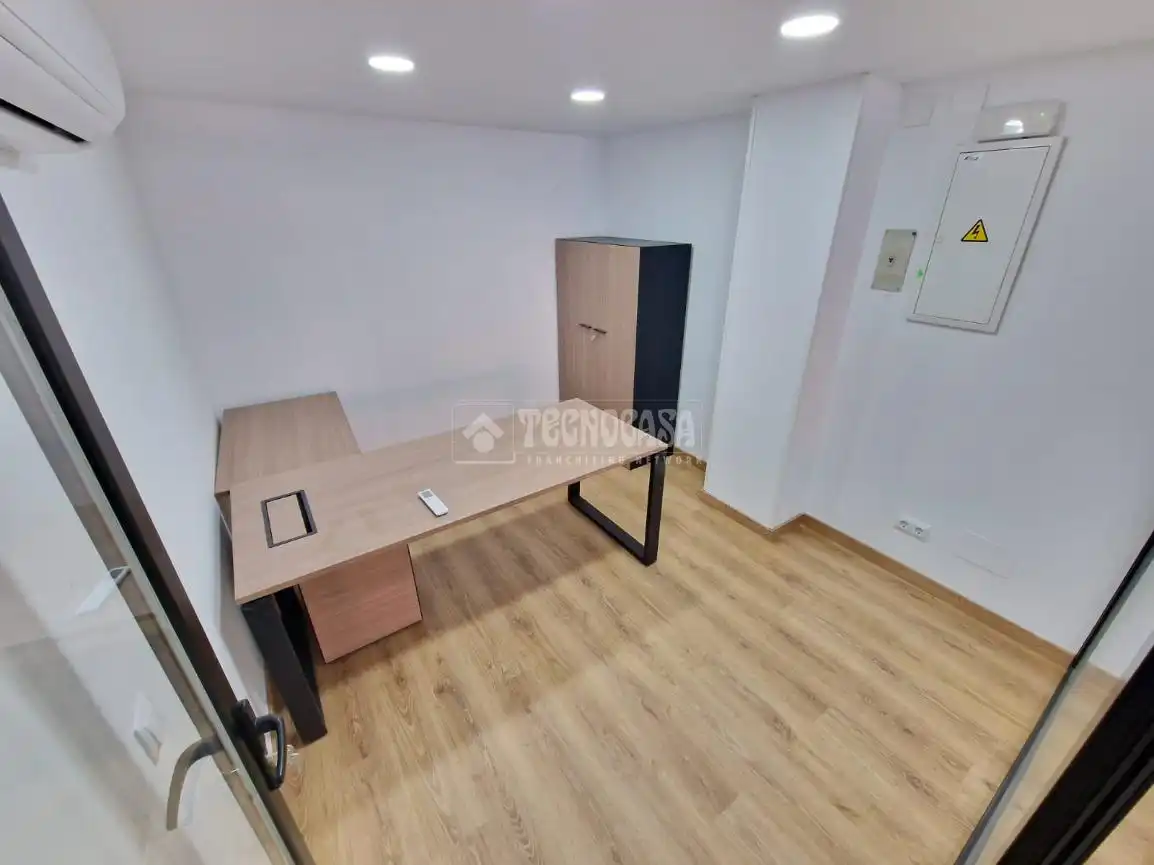 Office for sale in Coslada  with Air Conditioner and Heating