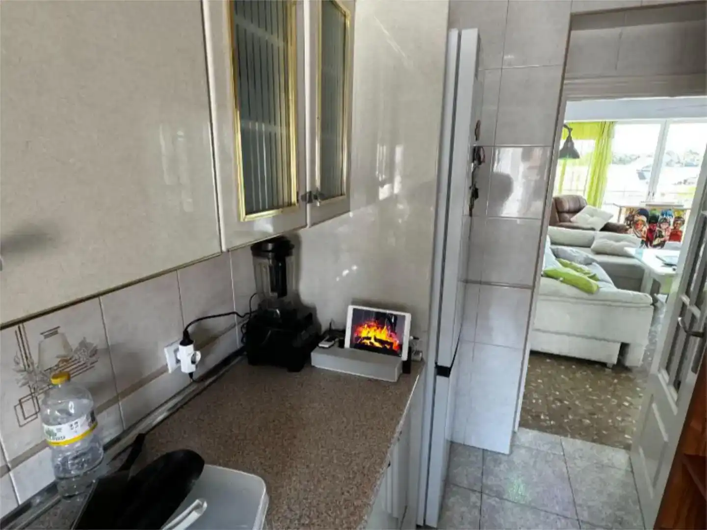 Cuina de Pis per a compartir en Sevilla amb Aire condicionat, Jardí privat i Moblat