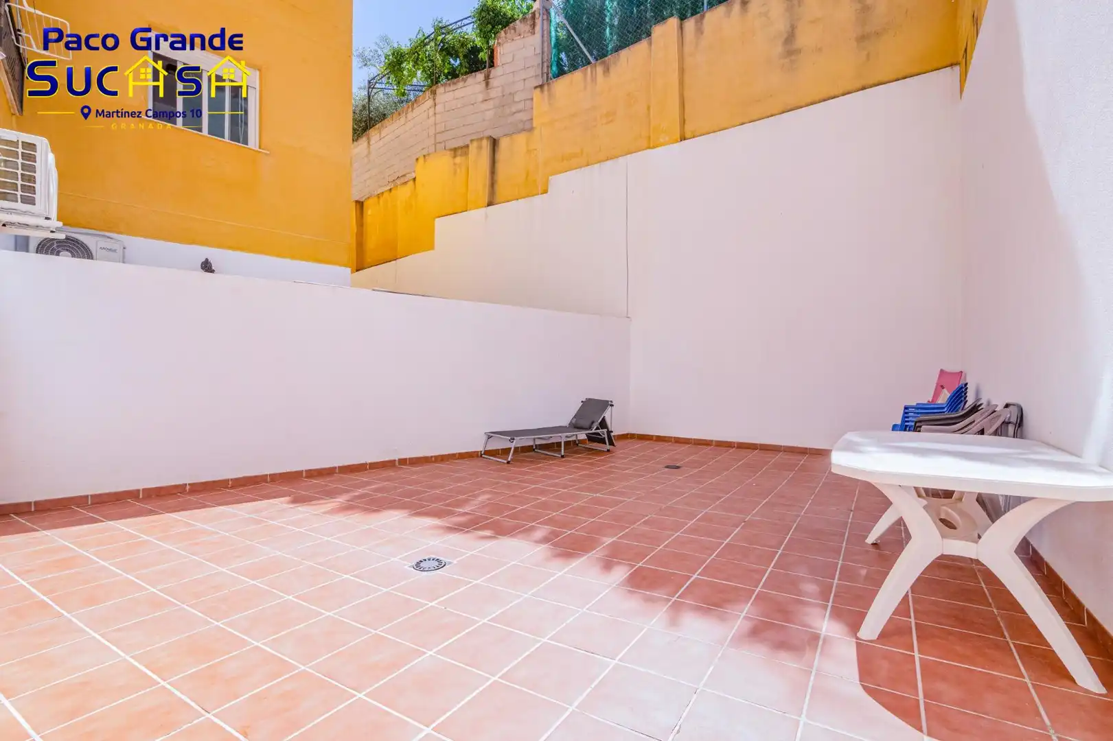 Terrasse von Erdgeschoss zum Verkauf in La Zubia mit Klimaanlage, Heizung und Möbliert