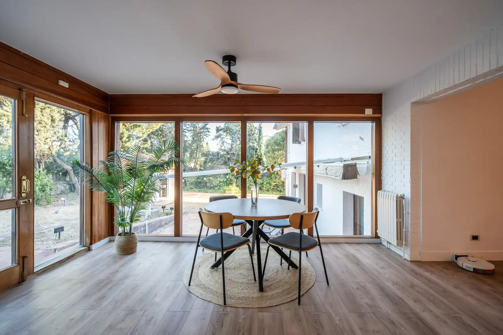 Comedor de Casa o chalet en venta en Las Rozas de Madrid con Aire acondicionado, Calefacción y Jardín privado