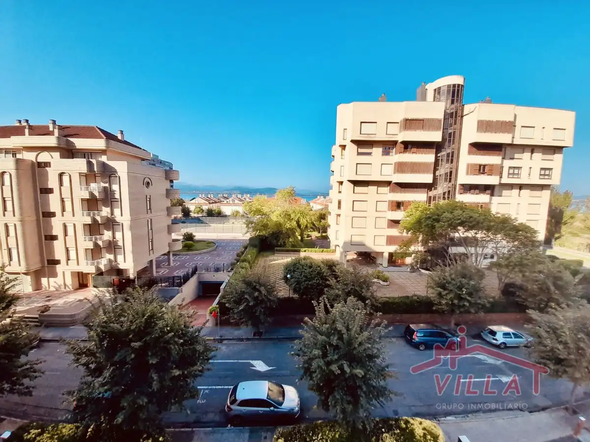 Außenansicht von Wohnung zur Miete in Laredo mit Heizung und Möbliert