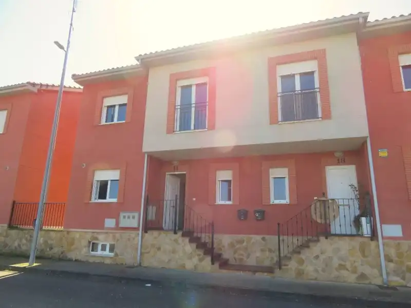 Vista exterior de Casa o chalet en venta en Chozas de Abajo con Calefacción, Jardín privado y Trastero