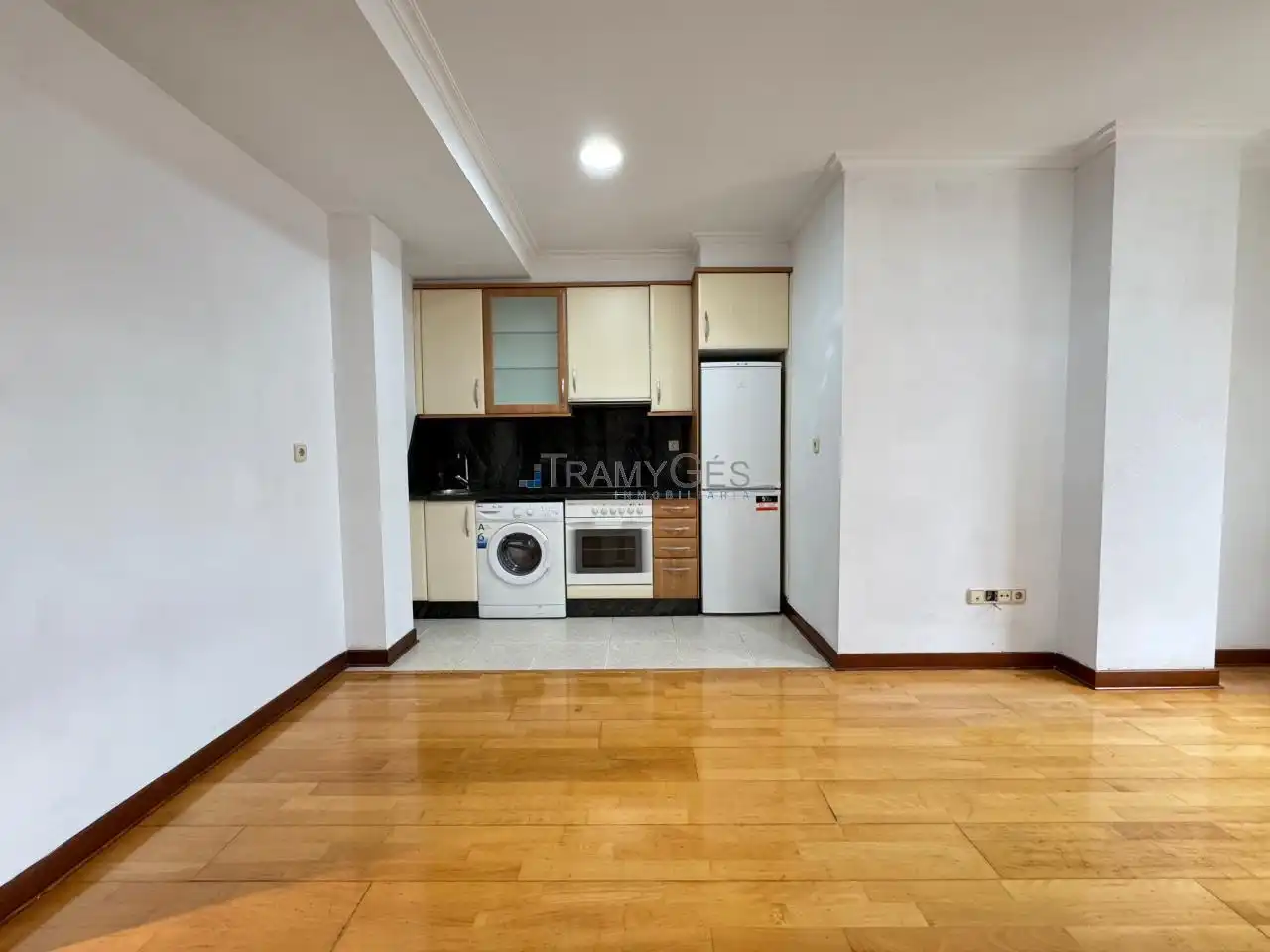 Apartament en venda en Vigo  amb Calefacció, Parquet i Traster