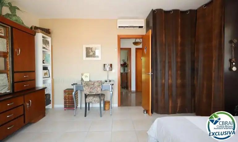 Habitación de Casa adosada en venta en Llançà con Aire acondicionado, Calefacción y Terraza
