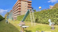 Jardí de Pis en venda en Laredo amb Calefacció, Piscina i Moblat