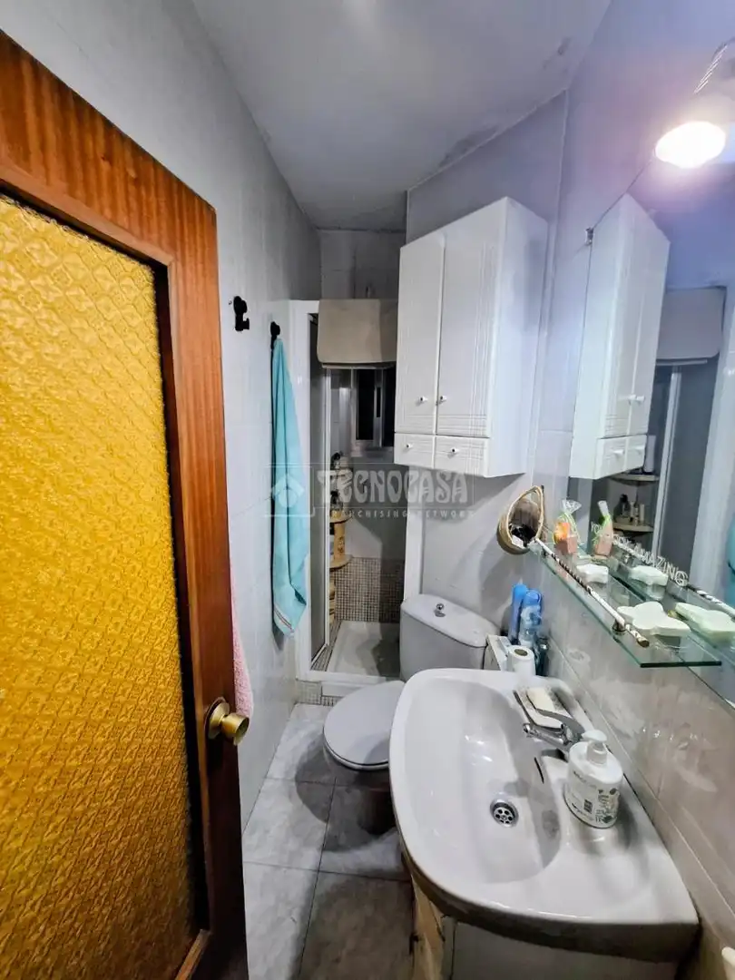 Baño de Piso en venta en Madrid con Calefacción y Terraza