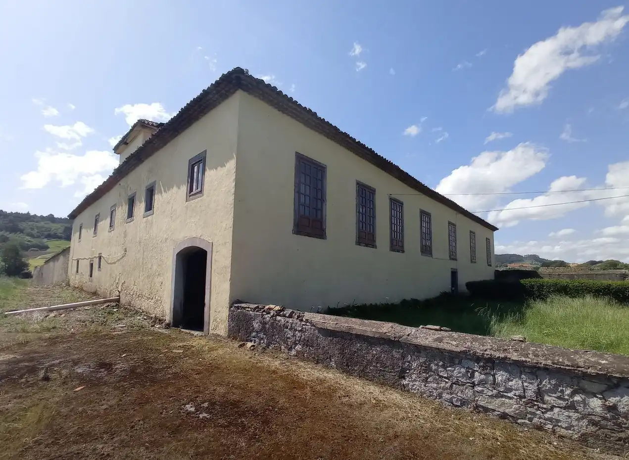 Vista exterior de Edifici en venda en Carreño