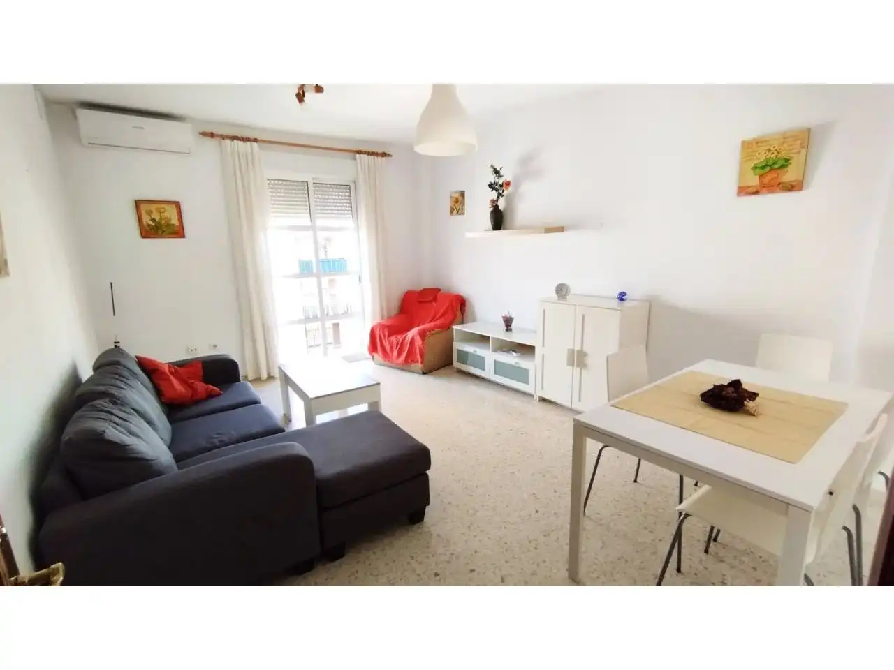 Außenansicht von Wohnung zum Verkauf in  Huelva Capital mit Klimaanlage, Heizung und Abstellraum