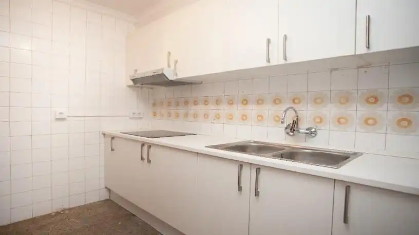 Küche von Wohnung zum Verkauf in Salt