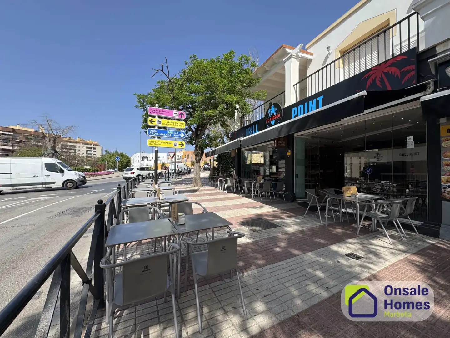 Local comercial en traspàs a Avenida Arias de Velasco, imagen 2