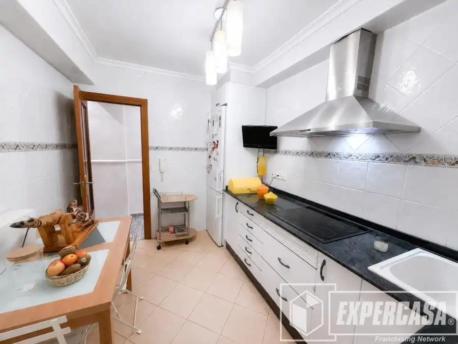 Cuina de Pis en venda en Llíria amb Aire condicionat, Terrassa i Traster