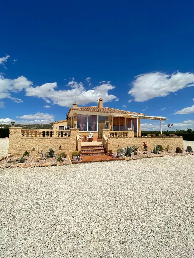 Villa à vendre à El Pinós / Pinoso
