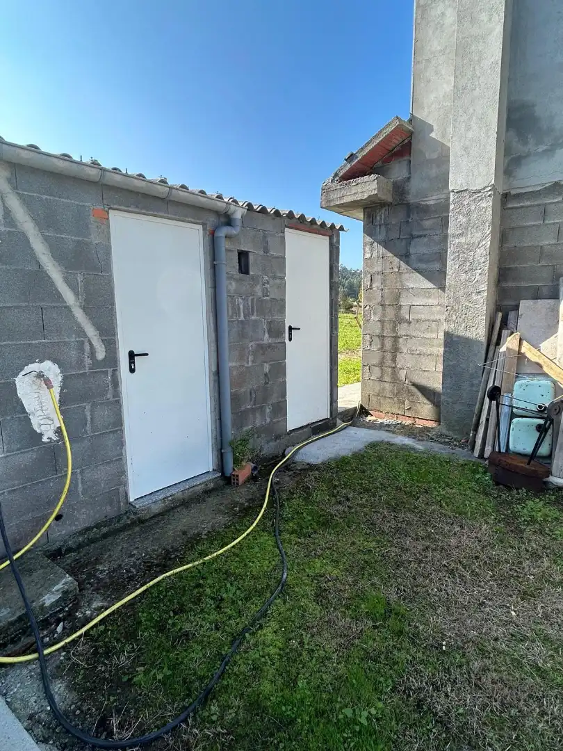 Vista exterior de Casa o xalet en venda en Barreiros amb Terrassa i Traster