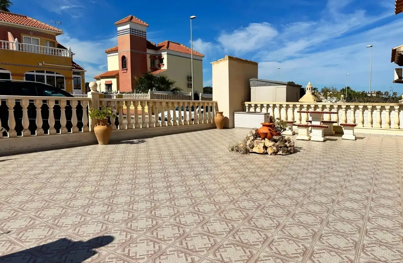 Casa pareada con piscina en venta en Calle Calle Caliza, imagen 5