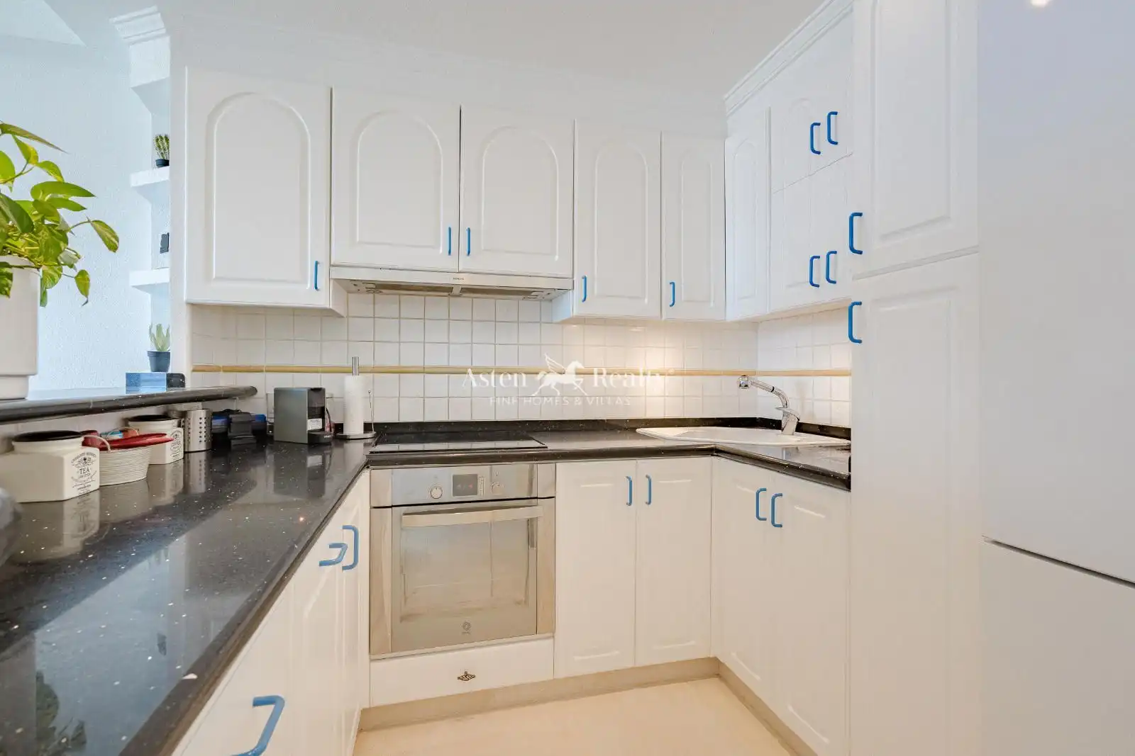 Cocina de Apartamento en venta en Adeje con Aire acondicionado, Terraza y Piscina