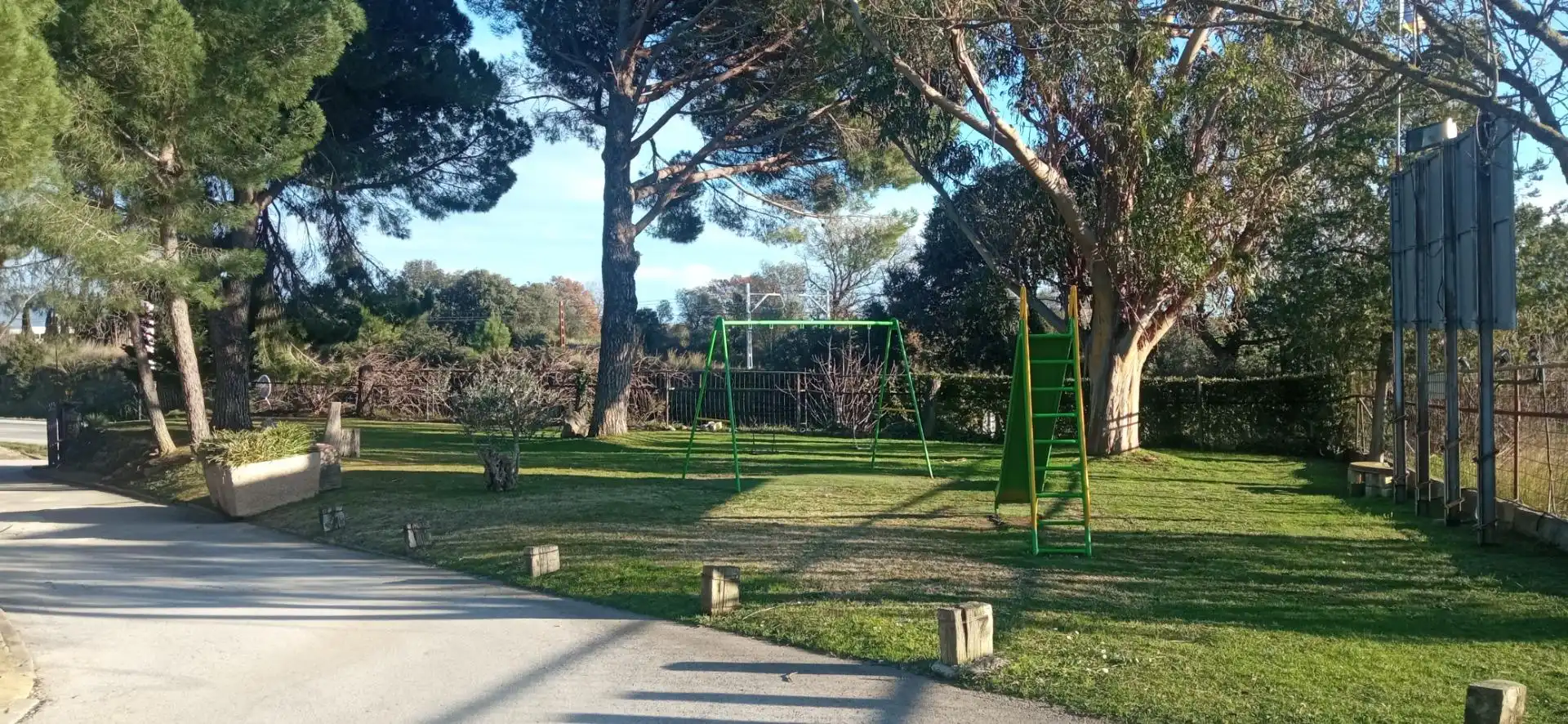 Parking of Commercial properties for sale in Peralada