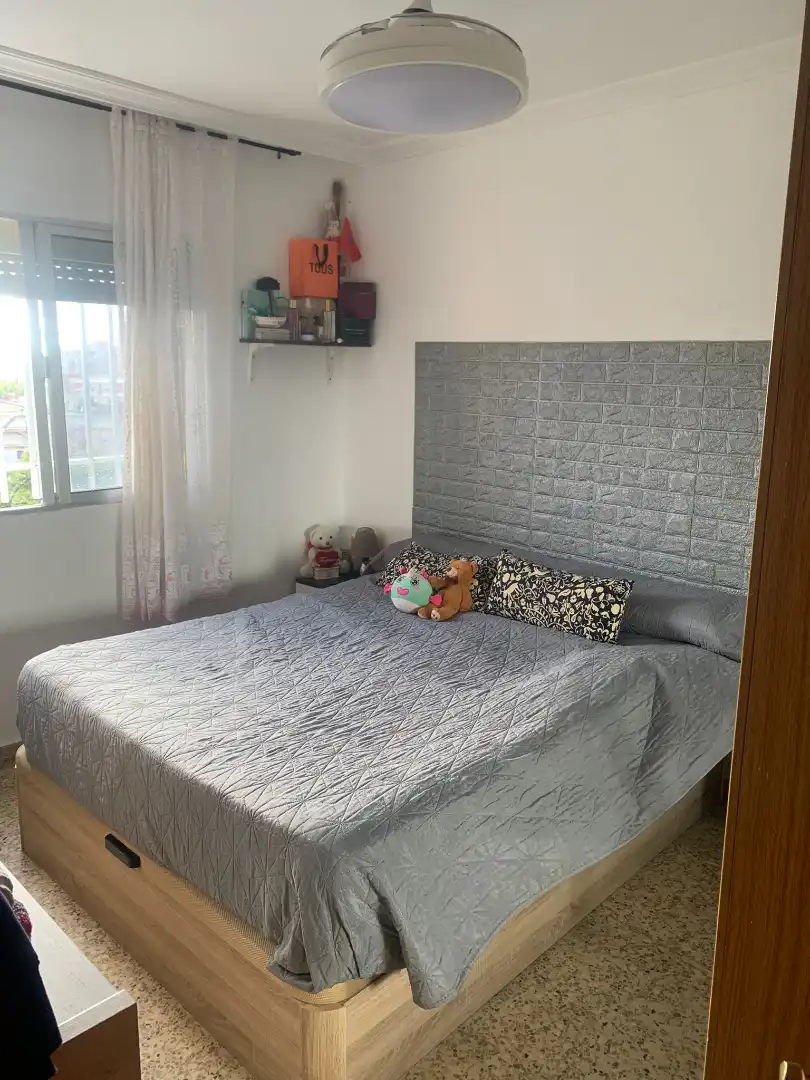 Bedroom of Flat for sale in Sevilla  with Air Conditioner and Furnished