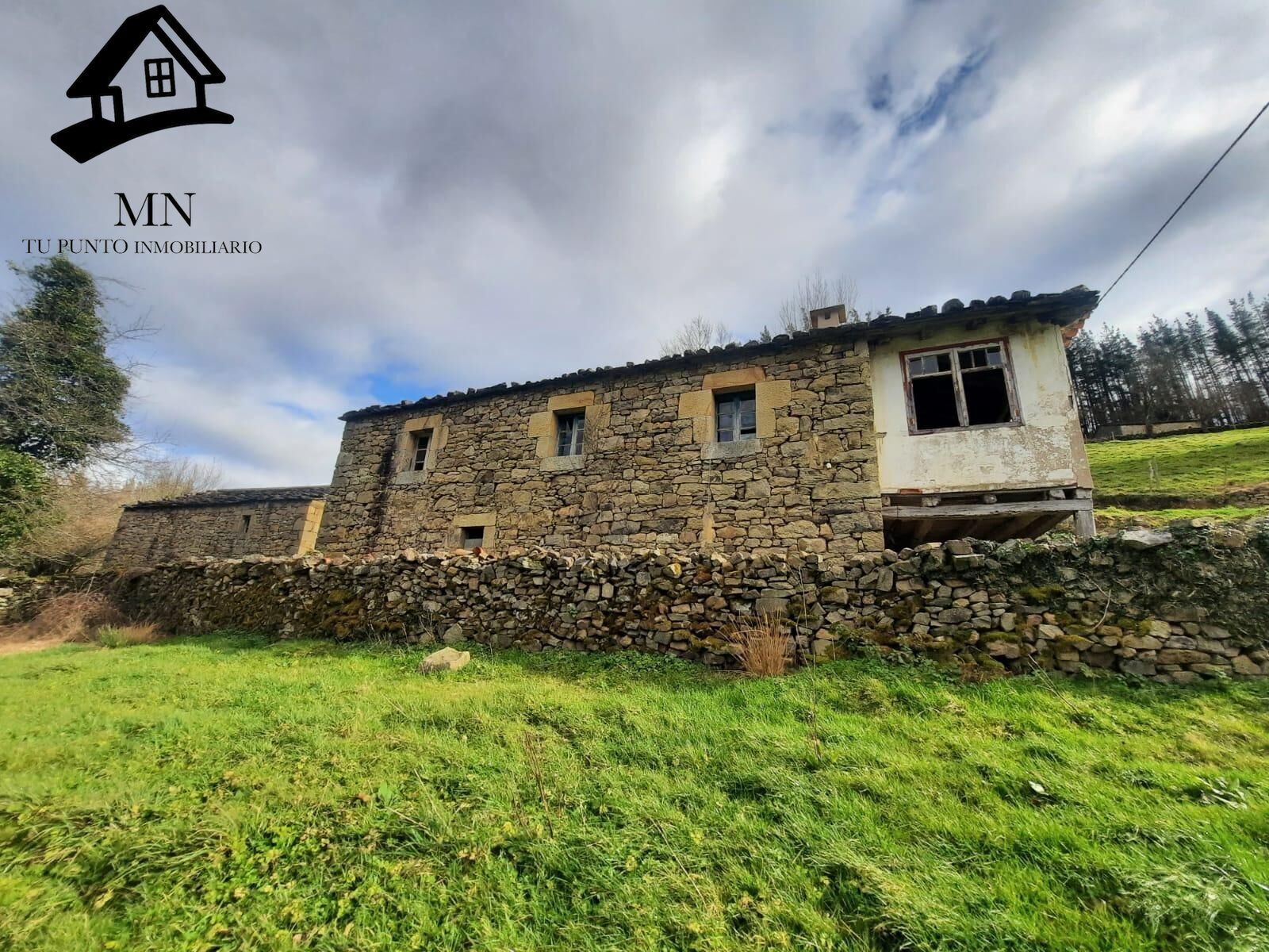 Außenansicht von Country house zum verkauf in San Pedro del Romeral mit Privatgarten