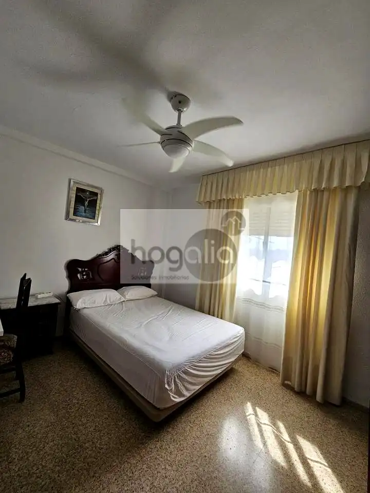 Habitación de Piso de alquiler en Sevilla con Aire acondicionado y Amueblado
