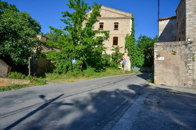 Edificio en Venta en C/ Molins  en Pont de Molins