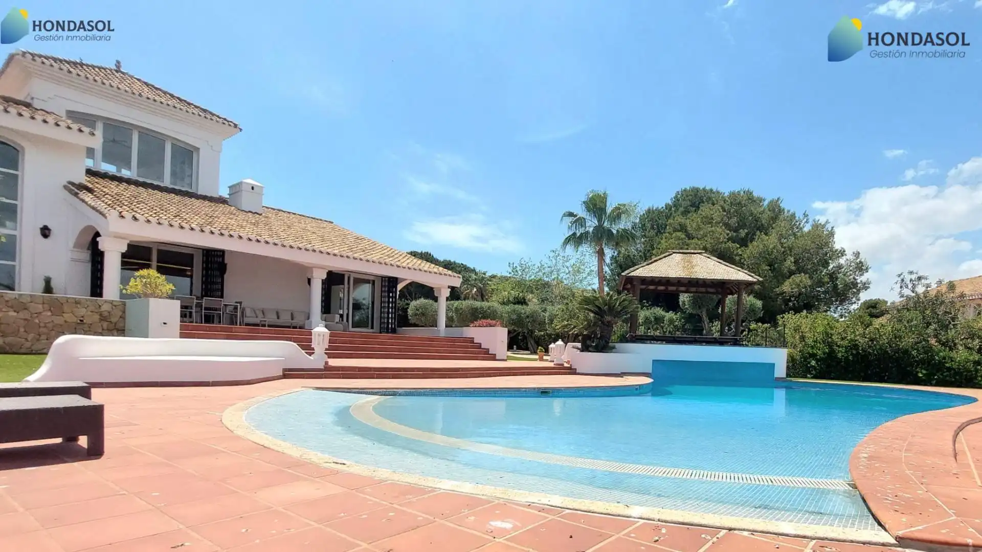 Piscina de Casa o xalet en venda en Cartagena amb Aire condicionat, Jardí privat i Terrassa