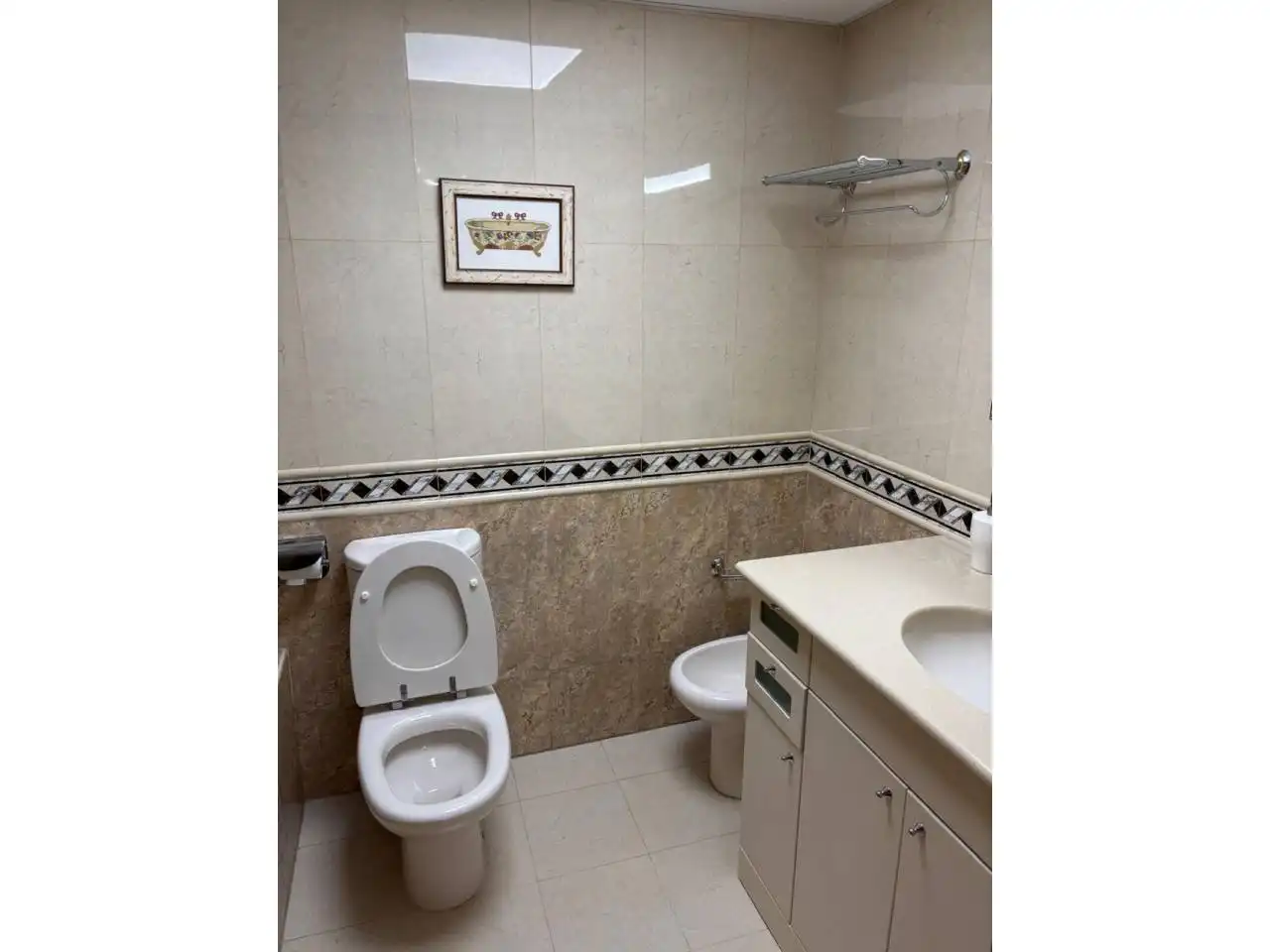 Baño de Piso de alquiler en Alicante / Alacant con Aire acondicionado, Calefacción y Amueblado
