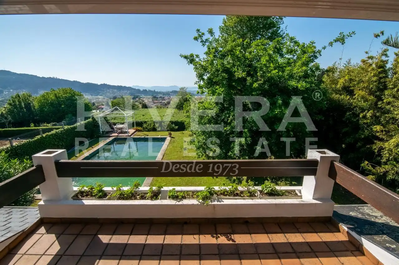 Terraza de Casa o chalet en venta en Vigo  con Calefacción, Jardín privado y Terraza