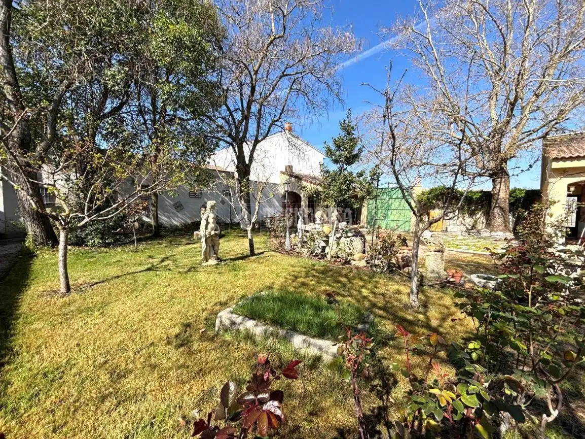 Jardín de Casa o chalet en venta en Nava del Rey