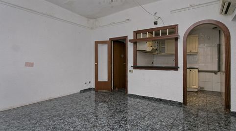 Foto 3 de Piso en venta en C/ Jaume Pinent, Les Roquetes, Barcelona Capital
