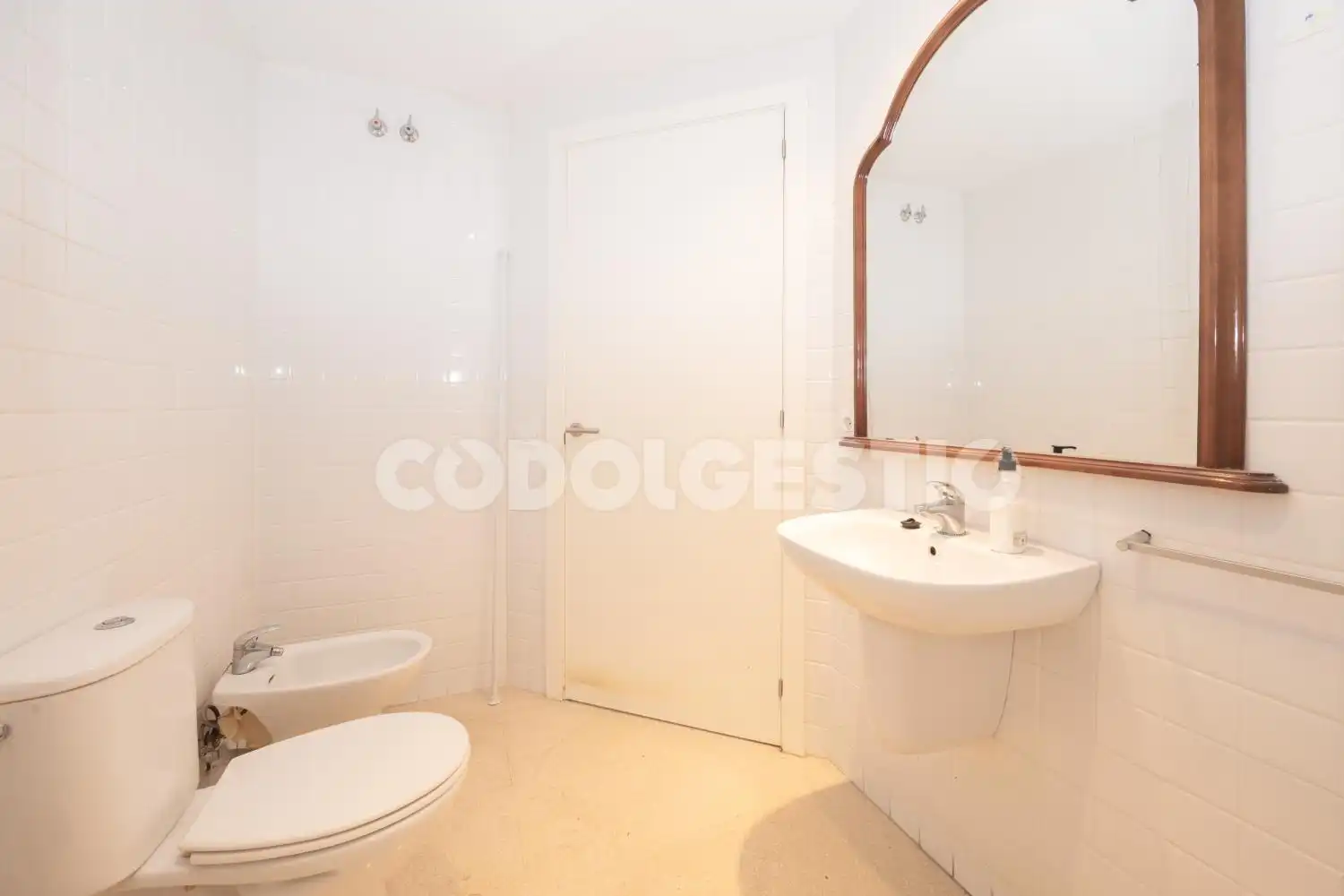 Badezimmer von Wohnung zum Verkauf in Manlleu