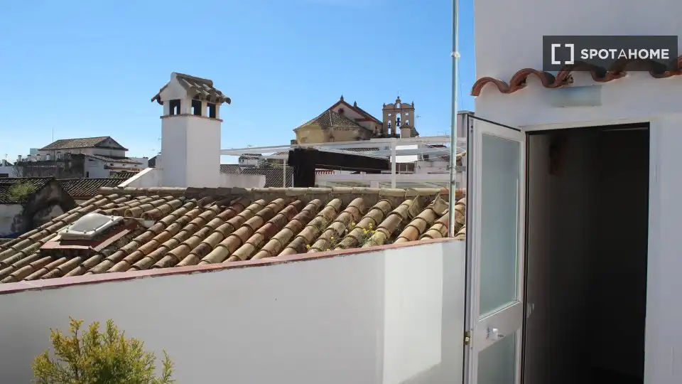 Vista exterior de Apartamento para compartir en Córdoba con Aire acondicionado, Calefacción y Terraza