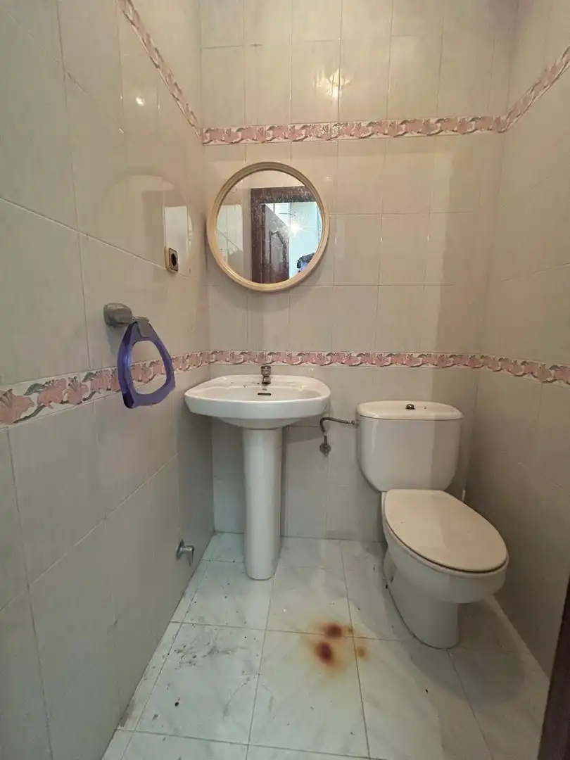 Bathroom of Houses for sale in Utrera