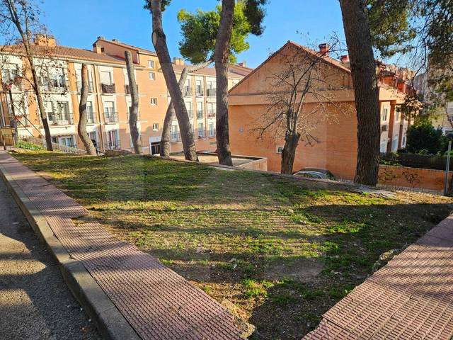 Terreno residencial en Venta en Calle ARQUITECTOS en Centro