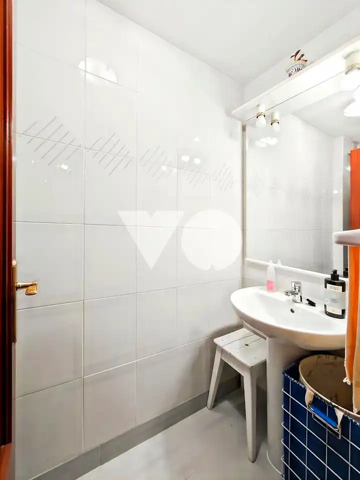 Badezimmer von Wohnung zum Verkauf in Barajas