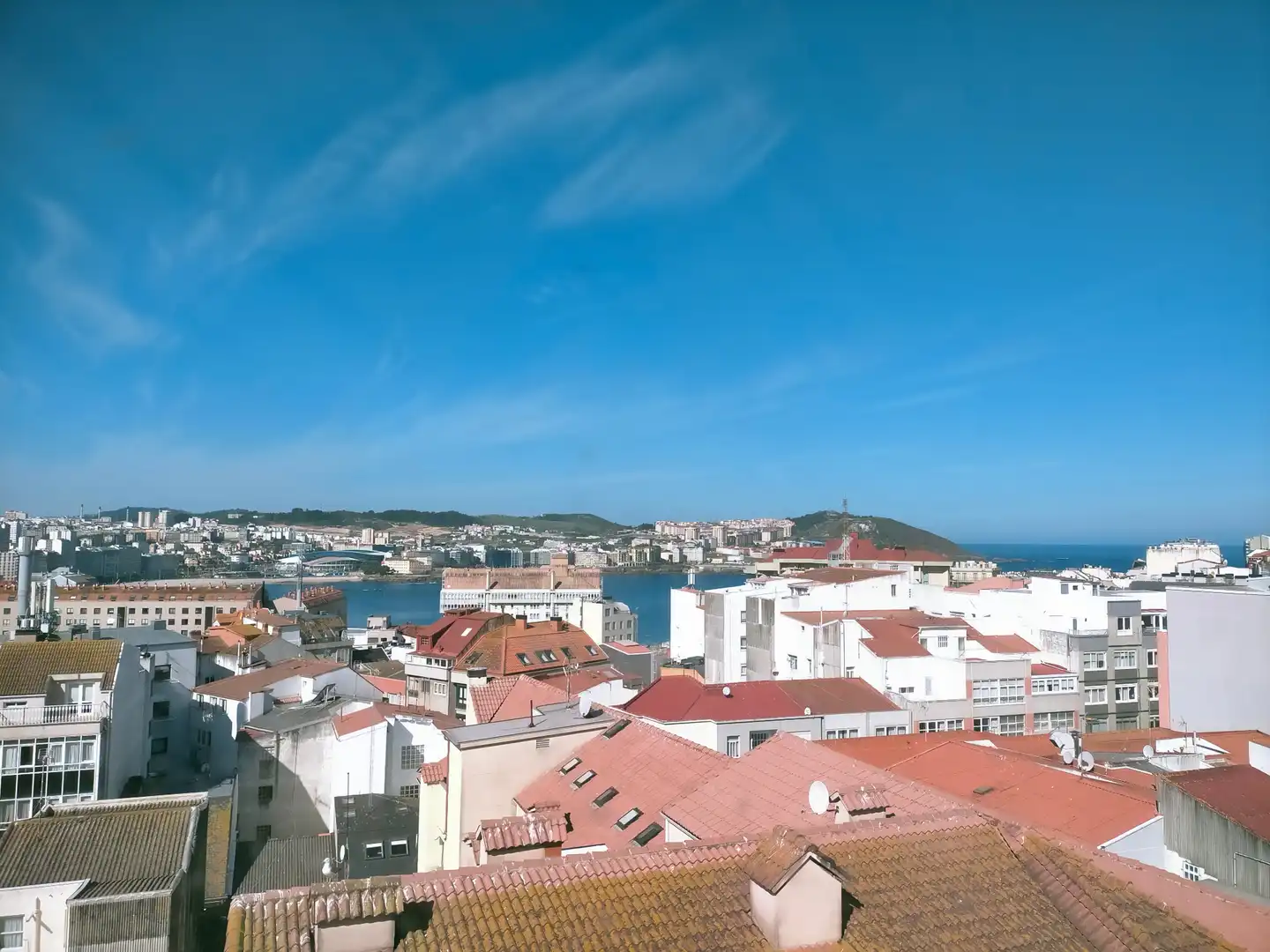 Vista exterior de Piso de alquiler en A Coruña Capital  con Calefacción, Amueblado y Horno