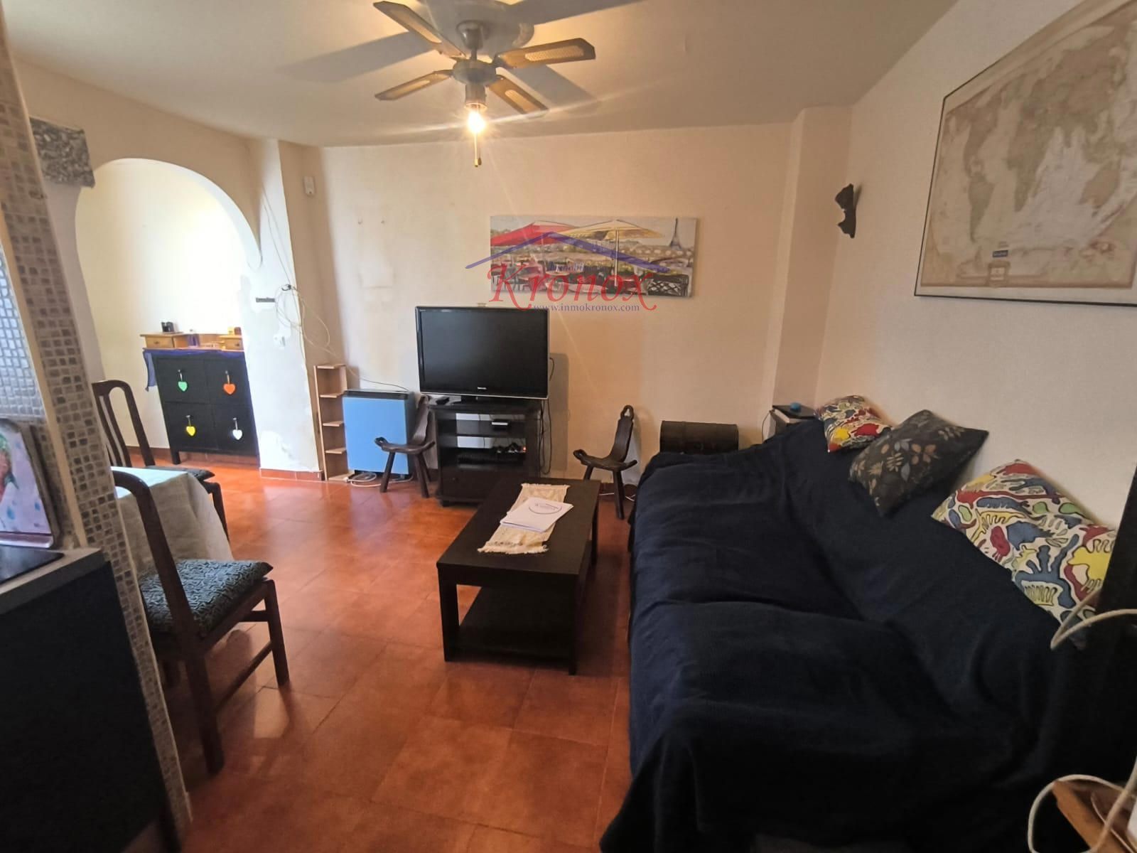 Living room of Flat for sale in  Madrid Capital  with Heating, Furnished and Oven