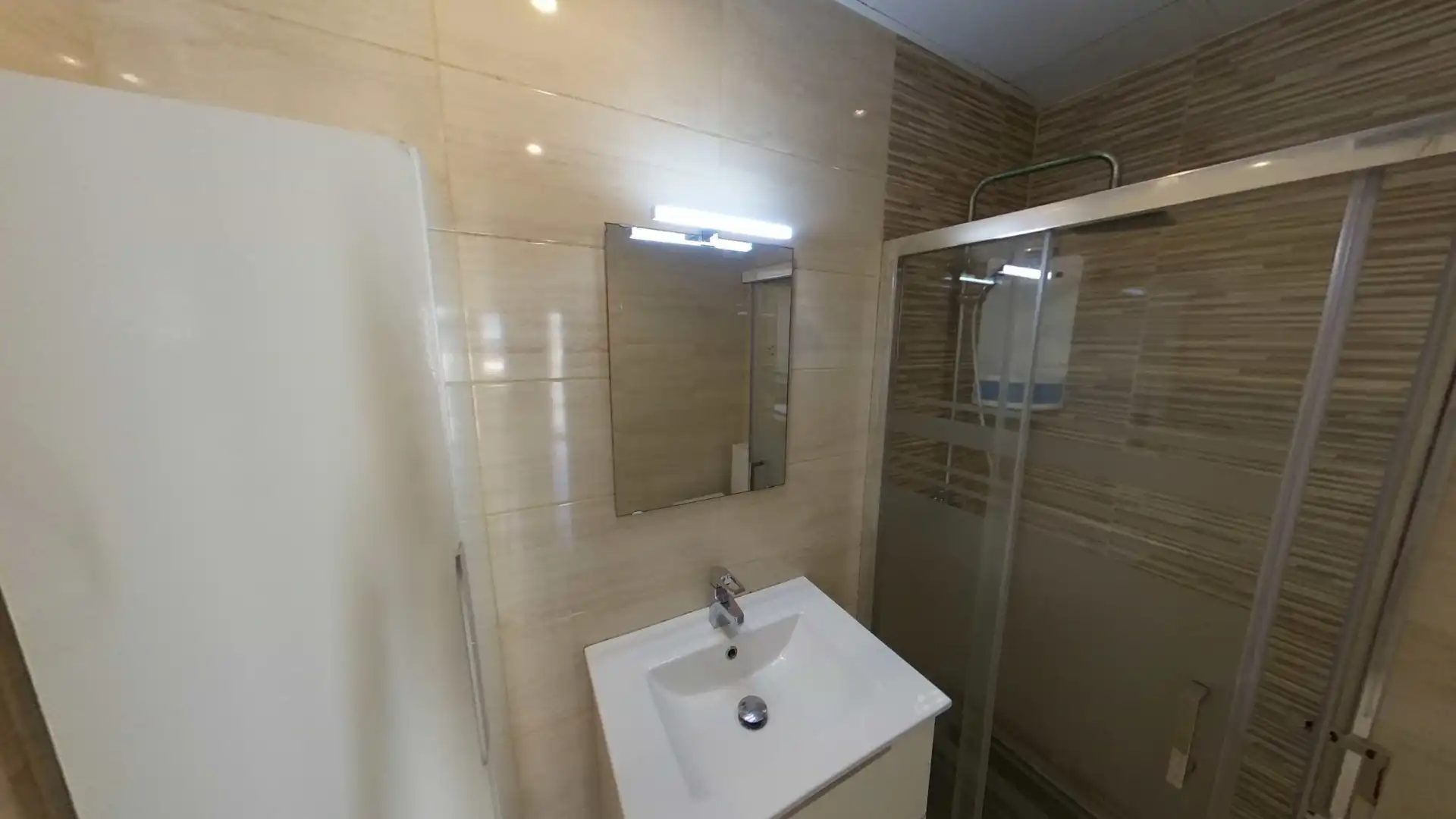 Bany de Pis de lloguer en  Madrid Capital amb Aire condicionat, Calefacció i Terrassa