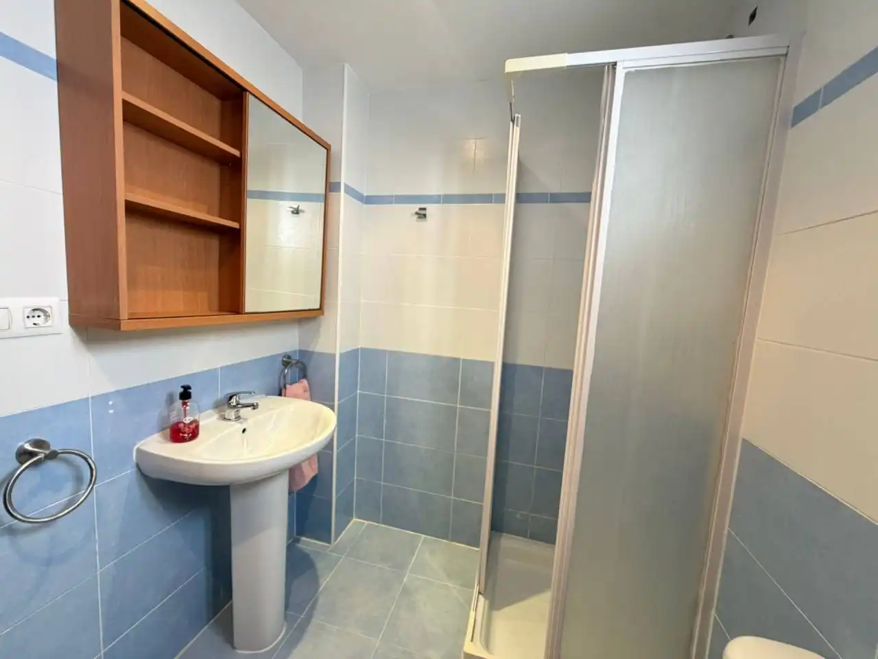 Bathroom of Flat for sale in Castellón de la Plana / Castelló de la Plana  with Heating, Storage room and Furnished