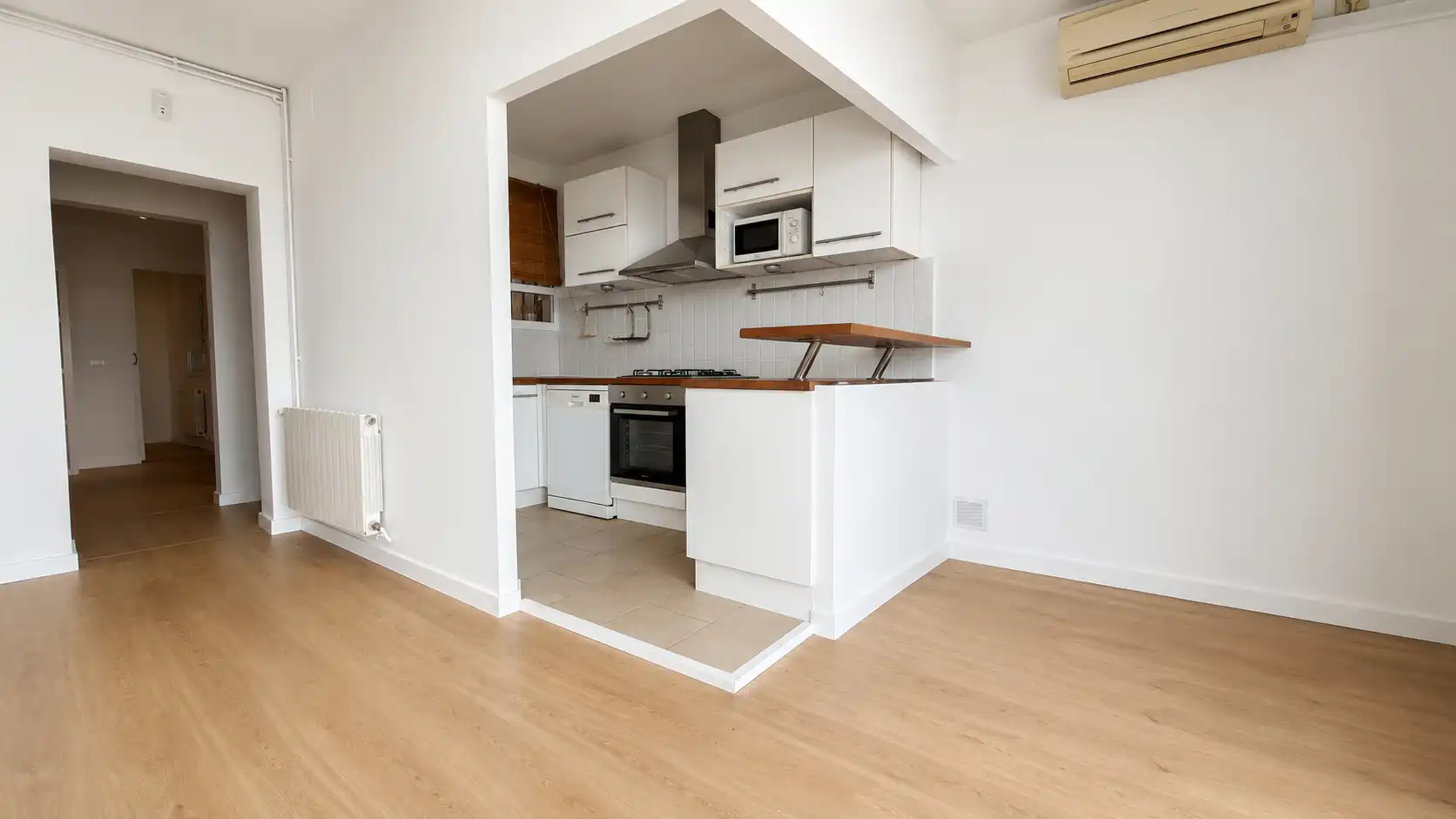 Cuina de Dúplex en venda en Barcelona amb Aire condicionat, Calefacció i Jardí privat