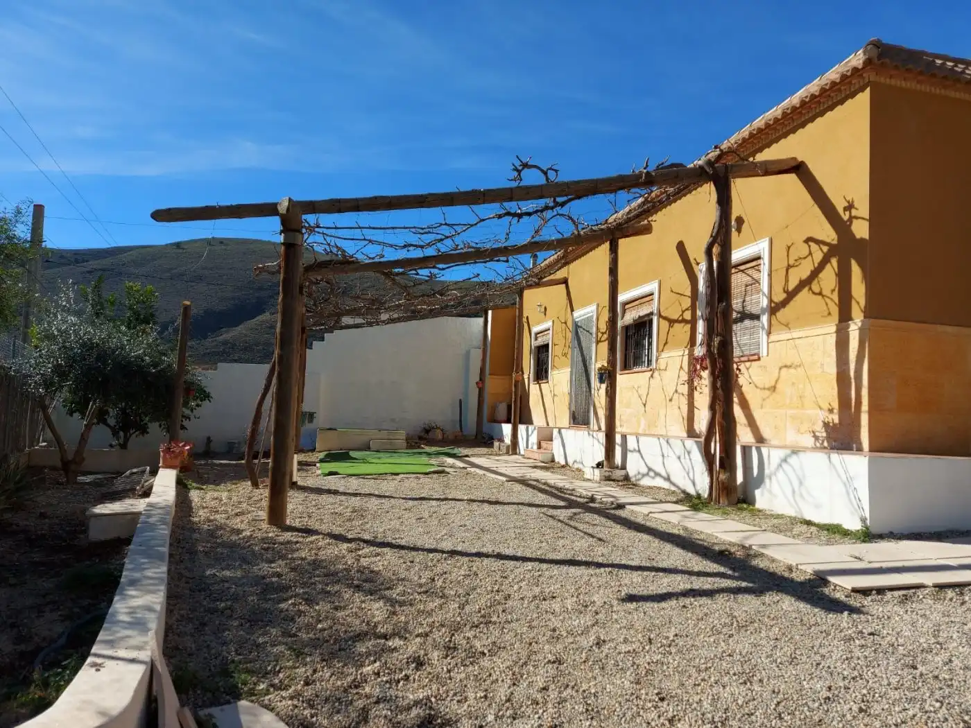 Country house zum Verkauf in Berja